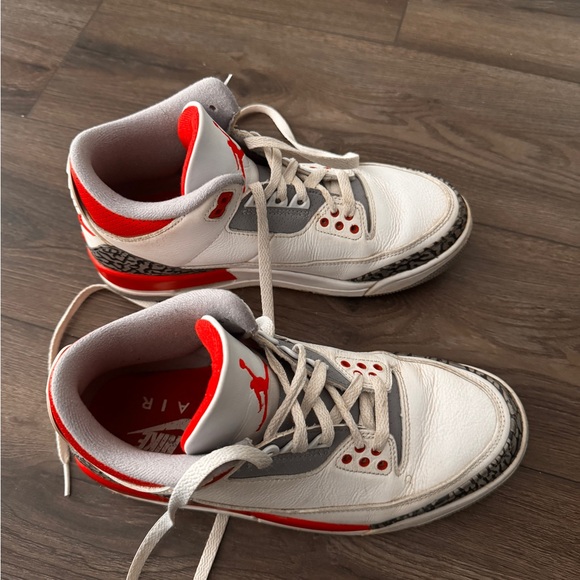 Nike Air Jordan 3 retro Red Fire (2022) - Picture 4 of 5